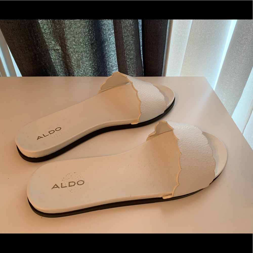 Size 9 White Aldo Slippers